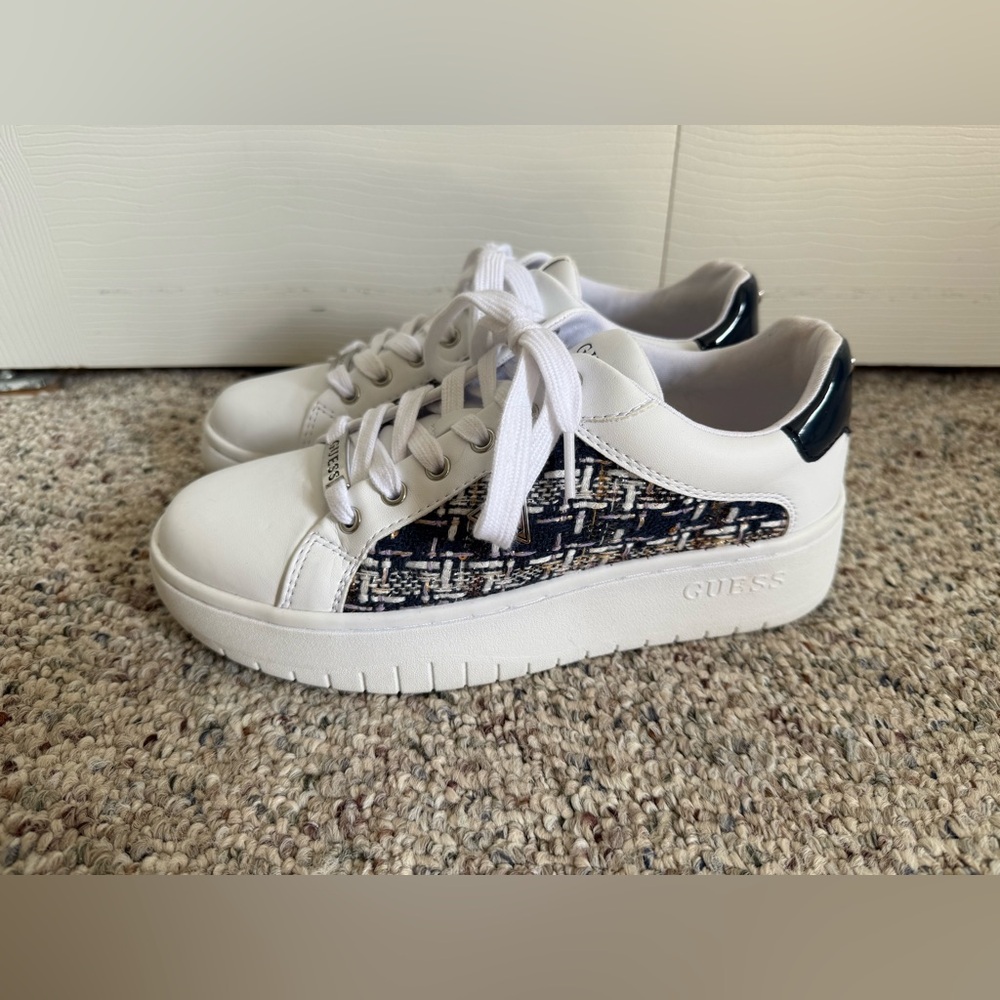 Women’s Guess Blue and White Lace Up Fashion Sneakers Size 7
